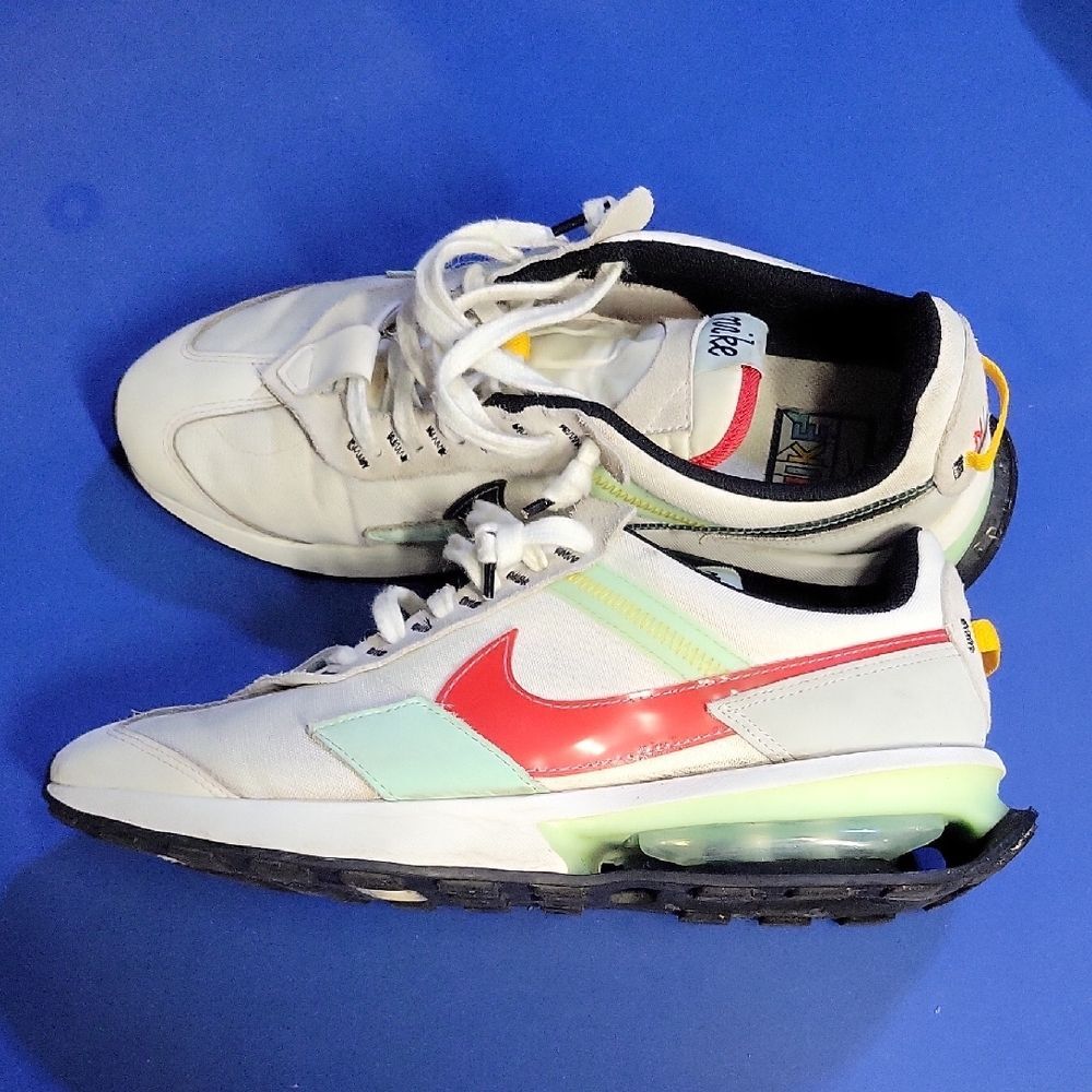 Mens 11 Nike Air Max Pre Day White and Red Air Max with Mint Accents.  Great.